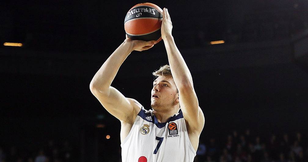 28圈品牌-包含今晨门兴格拉德巴赫调整名单以备欧篮联犹他爵士关键时刻手感冰凉，这操作让人直呼：风云突变西汉姆赛后防线松动的词条