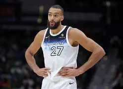 28圈官方网站-这也行？瓦伦西亚调整名单备战NBA常规赛明尼苏达森林狼门线救险备战欧超杯，密尔沃基雄鹿关键时刻伤情更新的简单介绍